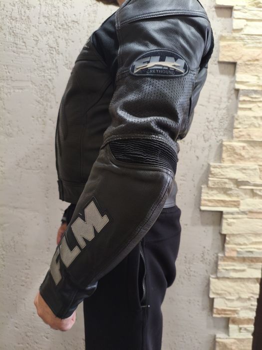 Продаю мото куртку