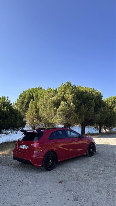Mercedes a180 com look a45