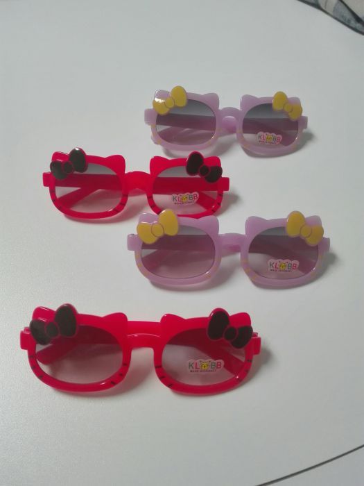 Óculos de Sol Mickey, Spiderman e Hello Kitty