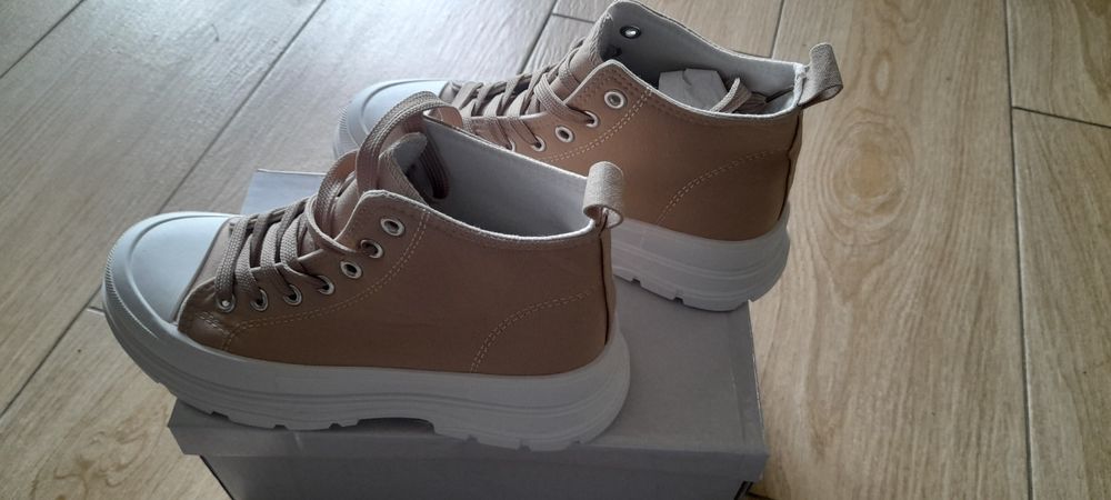 Damskie trampki nowe