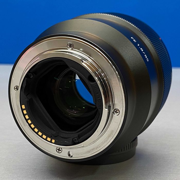 Sony FE 85mm f/1.8