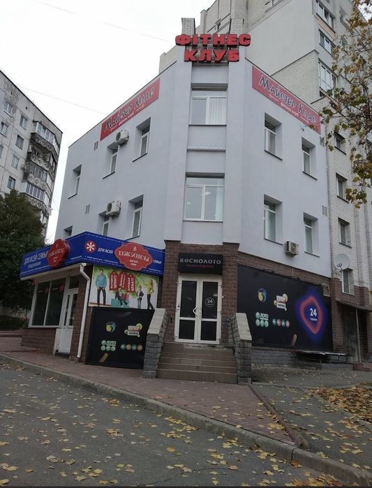 Продаж комерційного фасадного приміщення  121 м2 ,р-н Нива