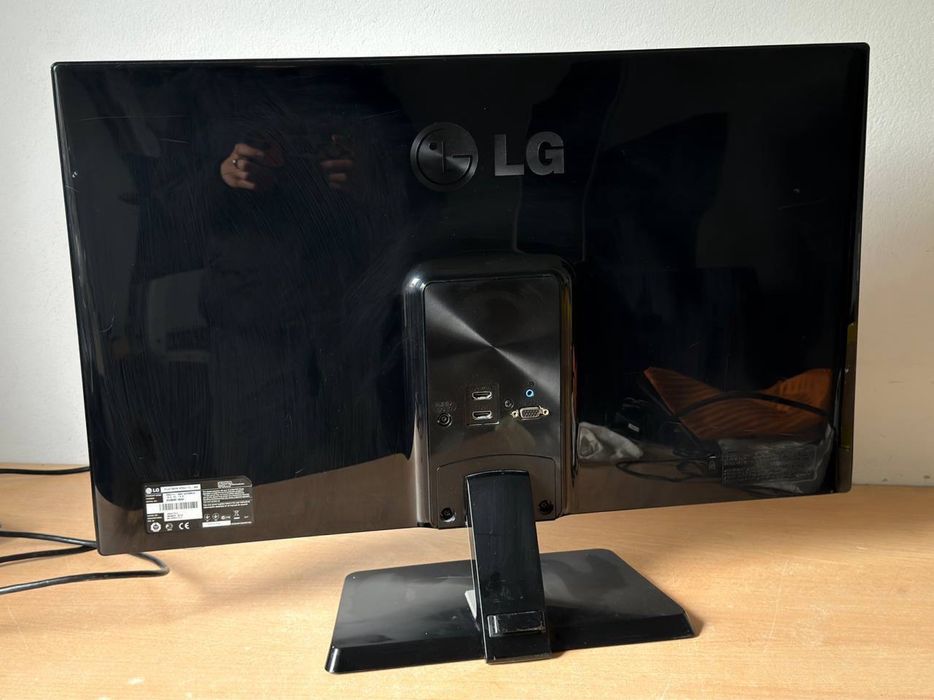 Монітор LG Flatron – 27”, Full HD, IPS, HDMI