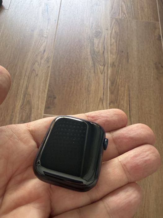 Apple Watch 9 - 45mm + extras