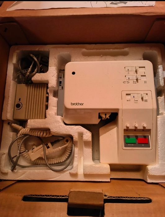 Brother eletroknit kh940 + KG-95