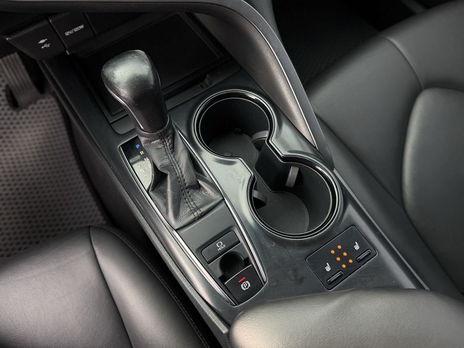 Toyota Camry official