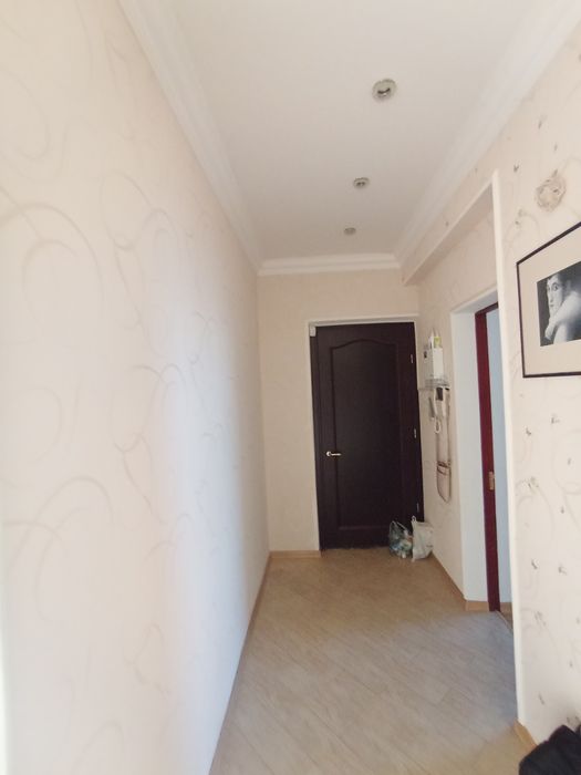 Продам 3-х комнатную квартиру сталинка Индустриальный район 62/42/8 кв.м  4-й этаж 5-ти этажного дома