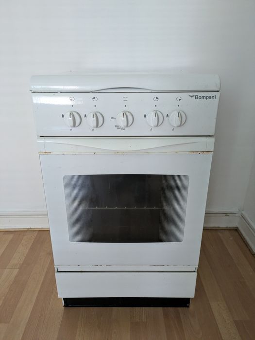 Forno e fogão a gás pequeno