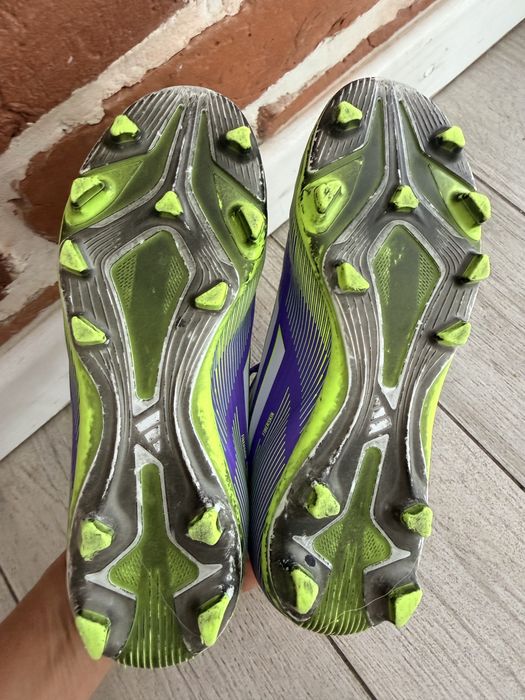 Продам дитячі футбольні бутси Adidas F50.