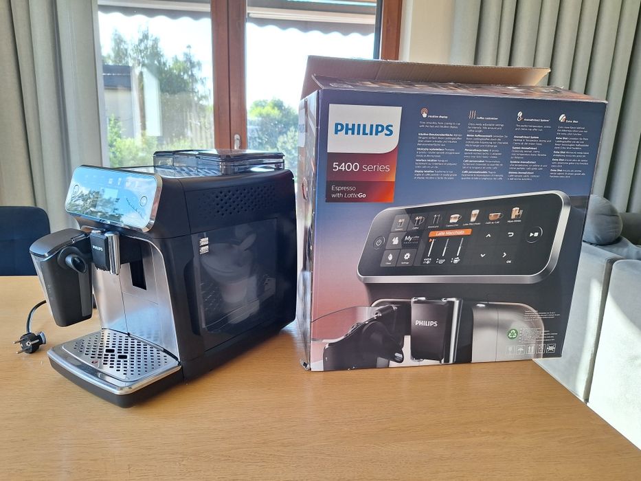 Ekspres do kawy Phillips 5400 na gwarancji i org. Pudełko