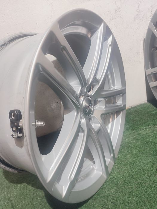 Felgi aluminiowe Dezent 5x112 17" 7.5J et27 Audi Mercedes VW Skoda BMW