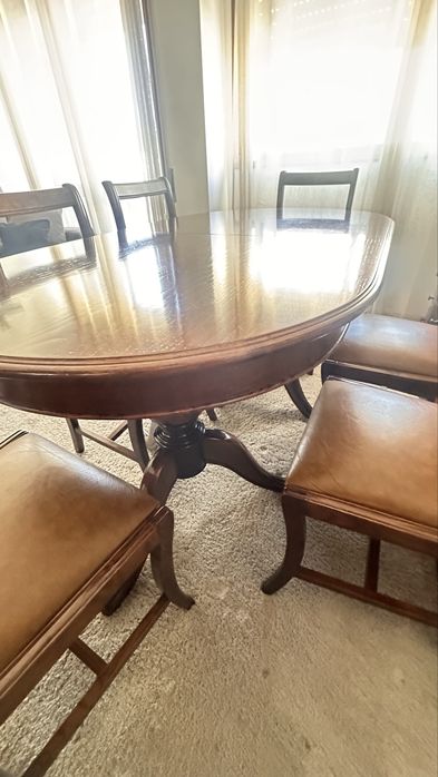 Mesa com cadeiras