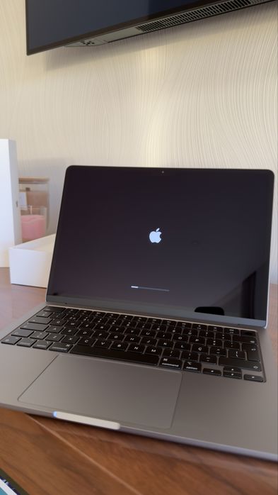 MacBook Air 13″ M3 – Como Novo (Fatura 2024) – 8 GB RAM / 256 GB SSD