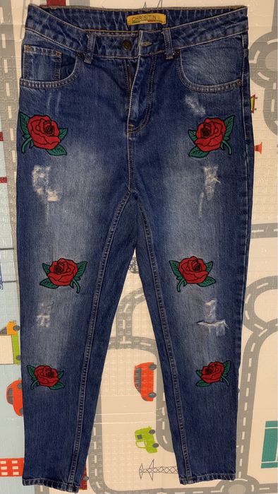 Джини з вишивкою