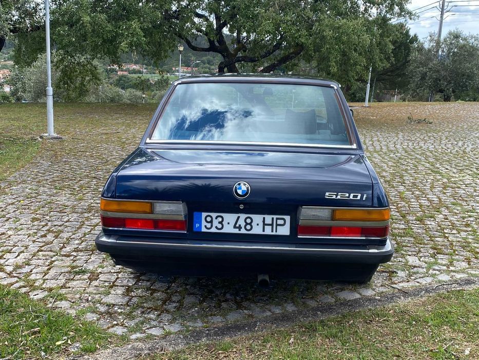 BMW E28 520i - 6 cilindros