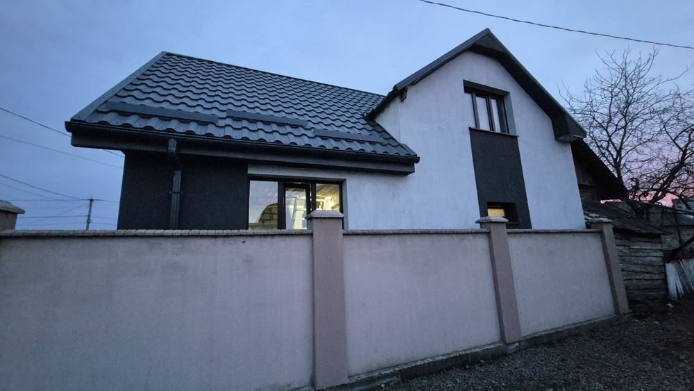 Частина будинку €$