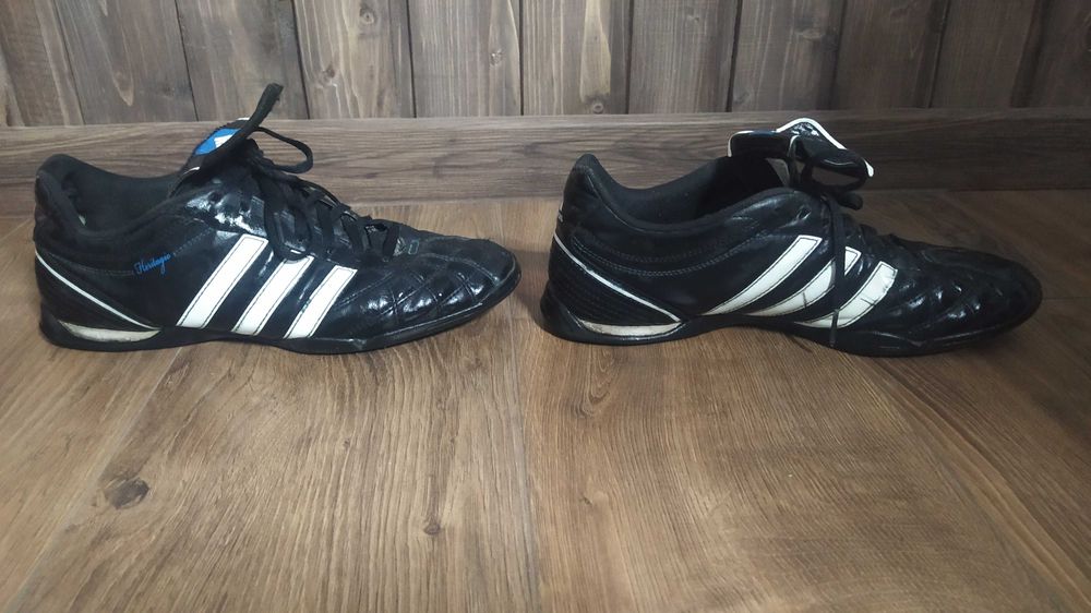 Футзалки Adidas 42 розмір.