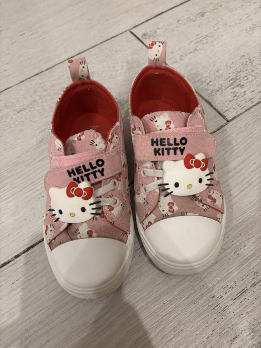 Продам кеди текстильні hello kitty