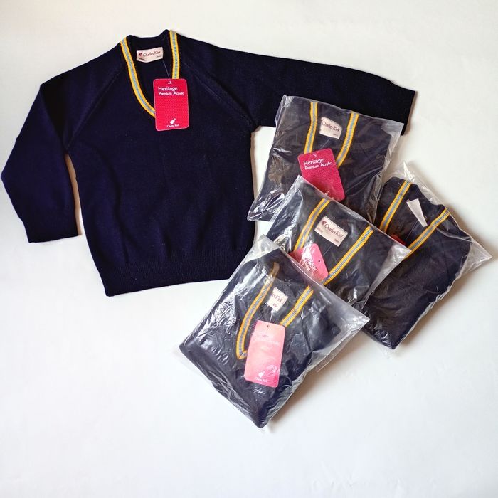 Детская вязанная, теплая кофта "Charles Kirk"