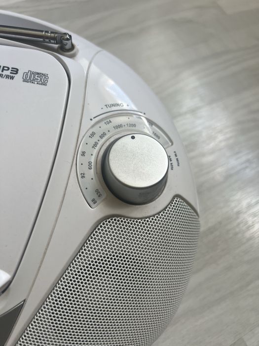 Магнитофон LG SB16W с дисководом