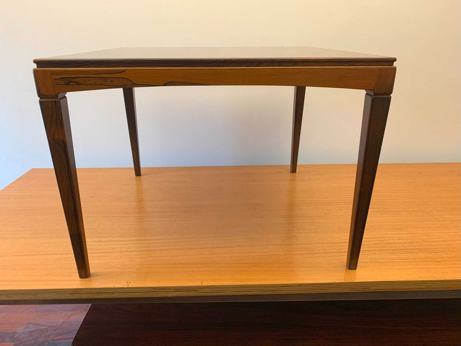 Mesa de apoio Nórdica