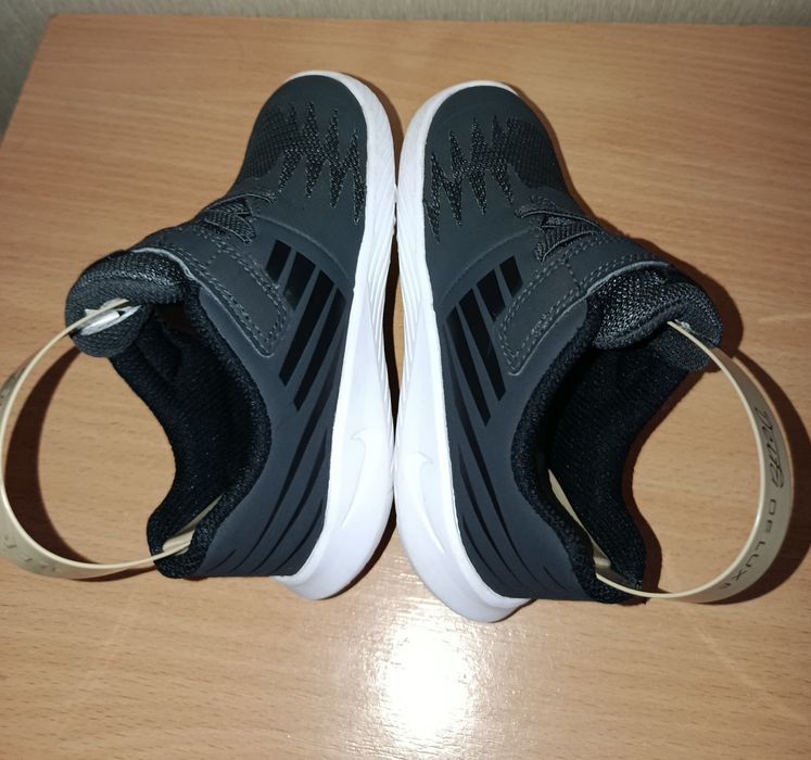 Кросівки фірми Nike 25 розміру