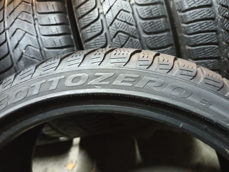 225 40 r19 89H 245 40 r19 Pirelli SottoZero 3 para zima wymiana