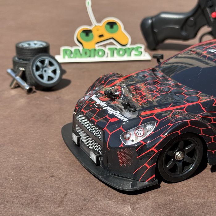 Nissan GTR Snake Red 4WD | Машинка для дрифту на пульті з димом