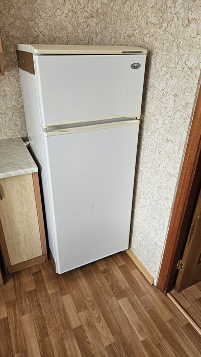 Холодильник Минск двокамерний, двухкамерный, морозильная камера