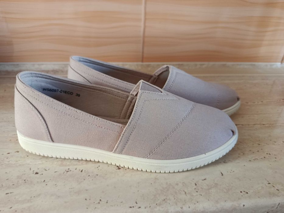 Letnie damskie buty w stylu espadryli 39