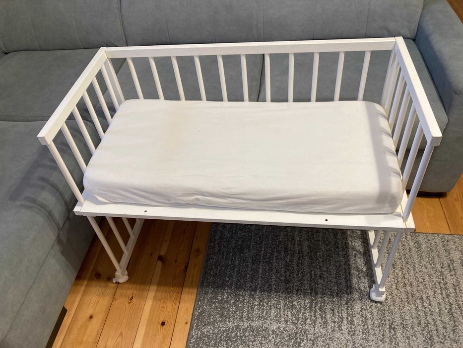 Łóżeczko niemowlęce / dostawka