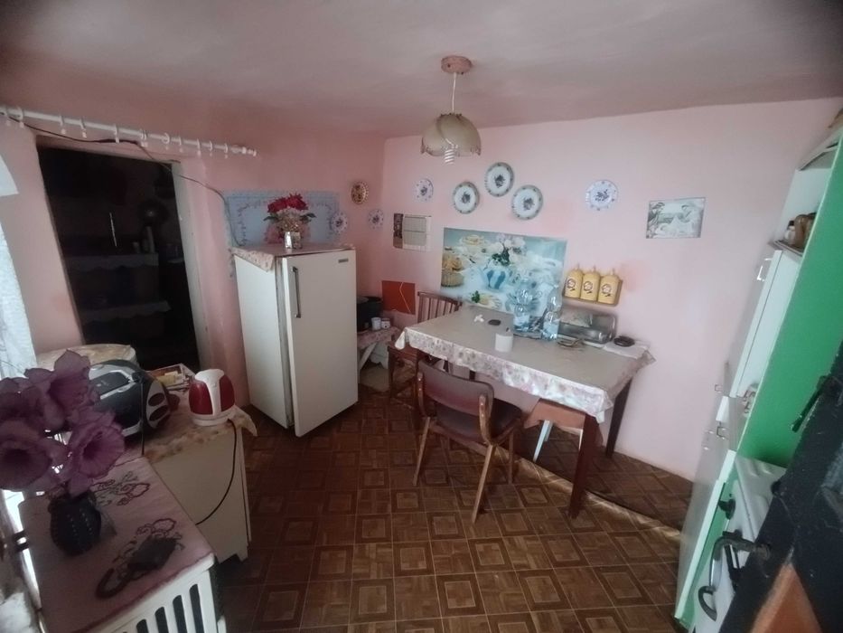 НЕВЕЛИКИЙ 54 кв.м., КОМПАКТНИЙ будинок у житловому стані, тиха вулиця