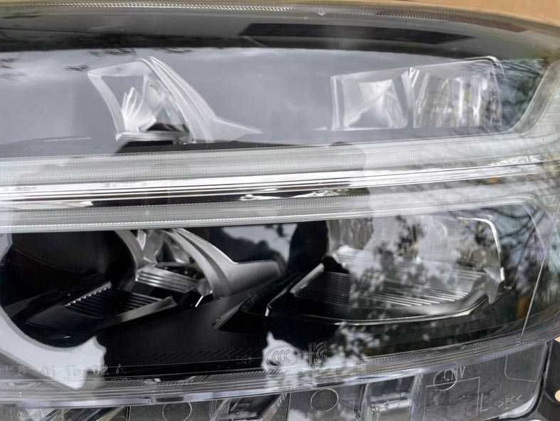 otica frontal ESQ volvo XC40 . fase 1 . FULL LED