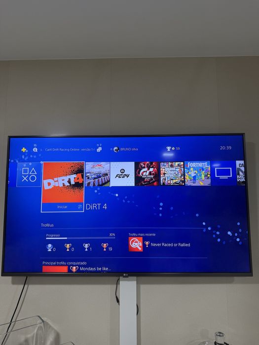 Playstation 4 como nova