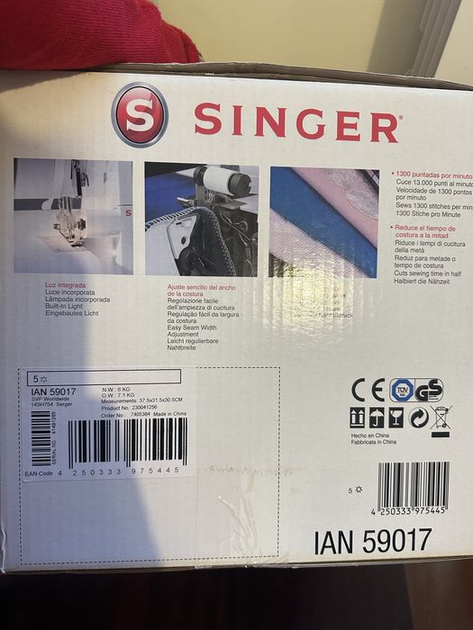 Maquina corte e cose Singer