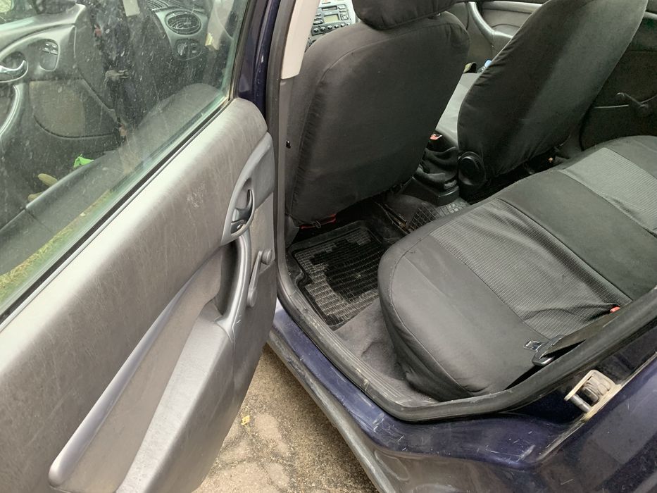 Форд фокус 2000р в гарному стані