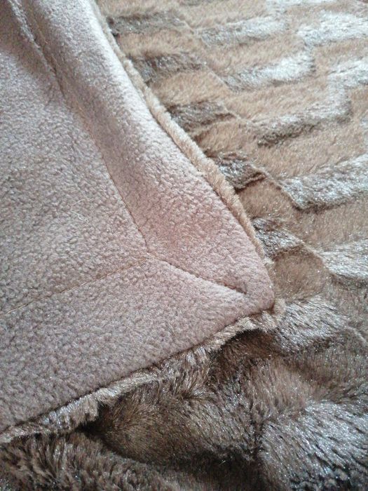 Futrzasta narzuta /koc.