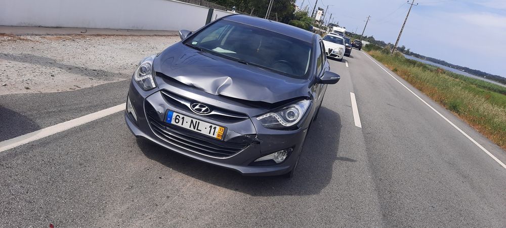 Vendo, Hyundai I40 sedamam 2013