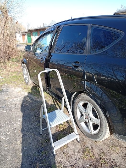 Продам стремянку.