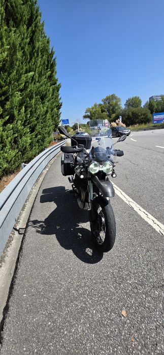 Moto Guzzi v85tt 2023 urgente