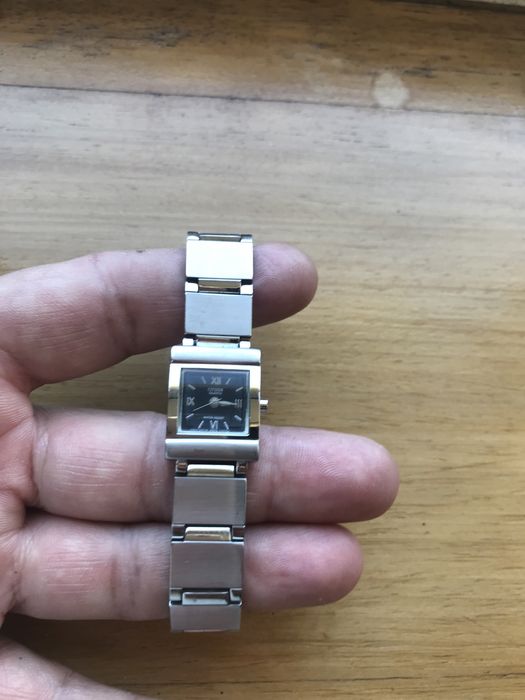 Varios relogios de senhora DKNY citizen eleta lorus e porsche