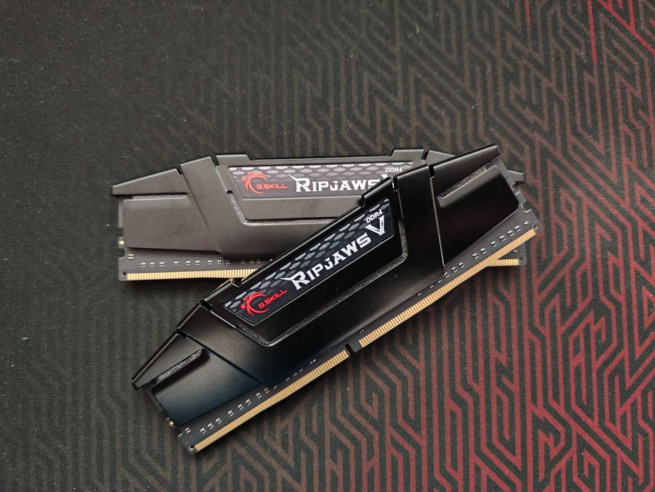 Memória RAM UDIMM G.SKILL Ripjaws V 32GB