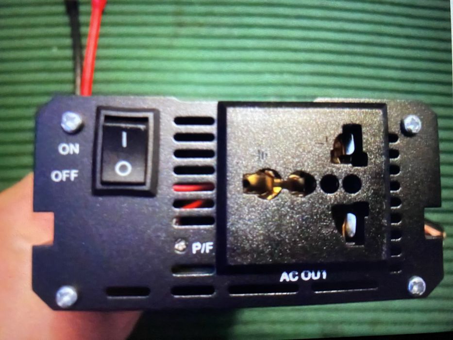 Інвертор з 12v на 220v