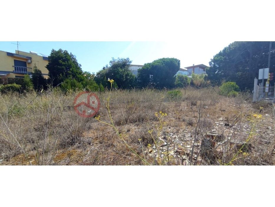 Plot of land with excellent location