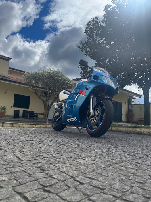 Suzuki gsxr 600 srad