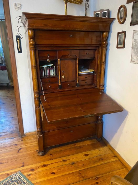 Stary i elegancki sekretarzyk - antyk