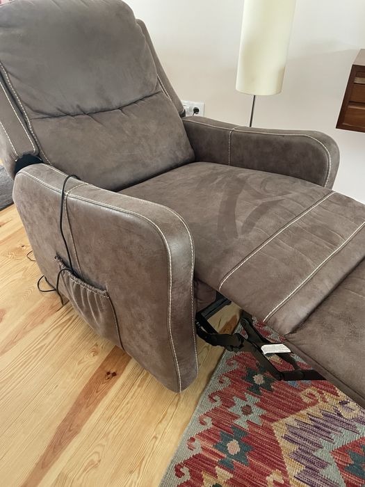 Cadeirao reclinavel, elevatorio electrico