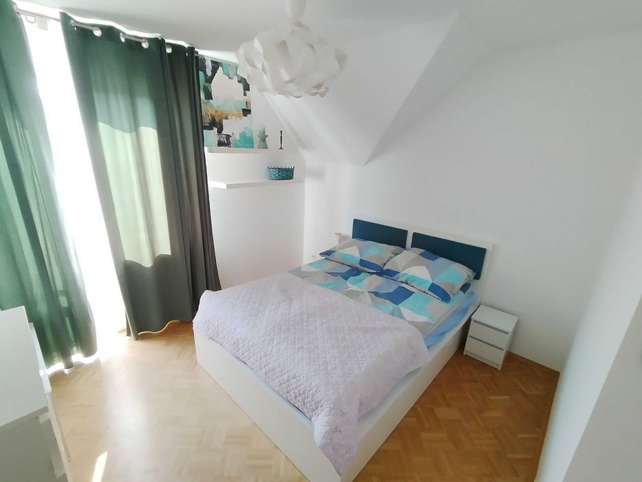 Apartament na wynajem do 12 osób (5 sypialni + salon) 6 km do Centrum