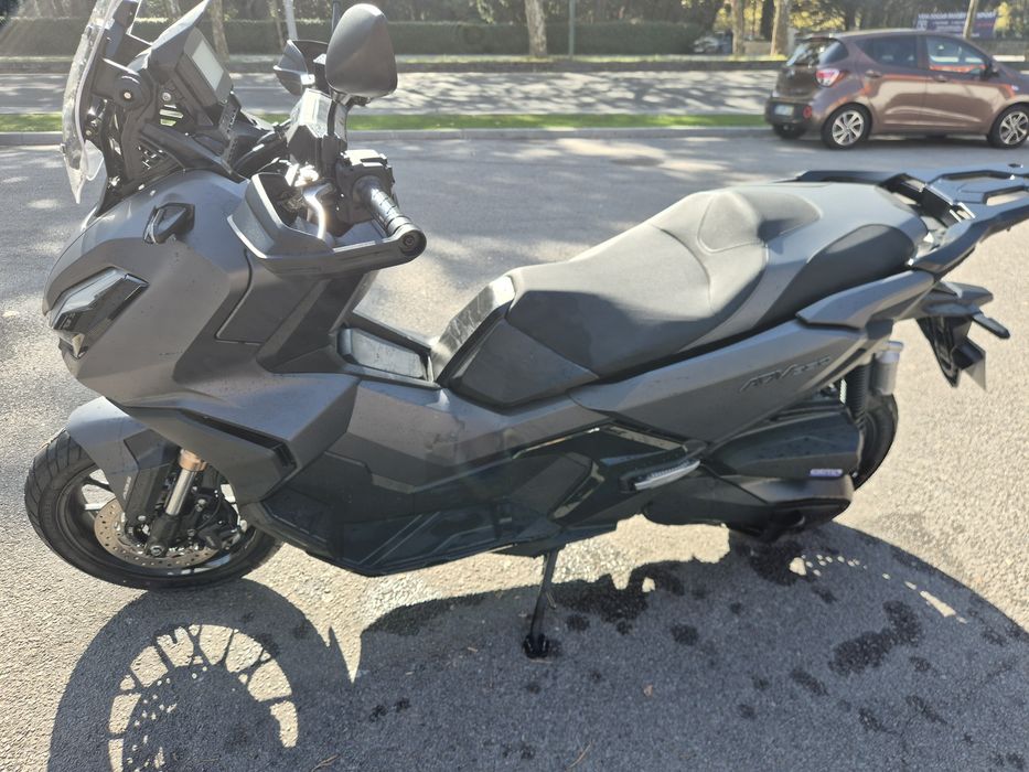 Scooter Honda Adv350