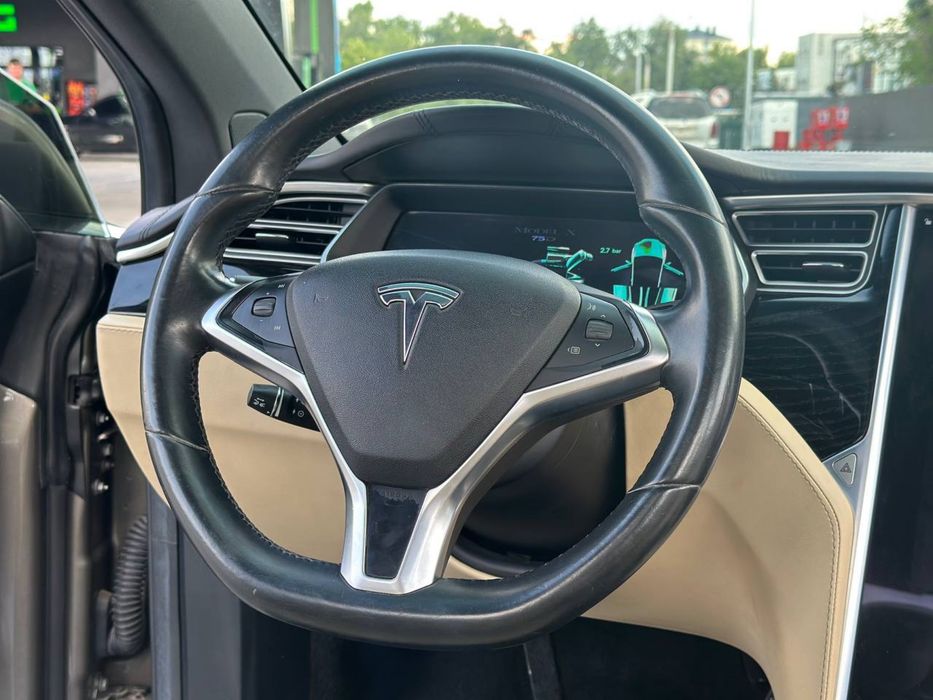 Tesla Model X 2016